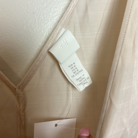 H&M Sleeveless Maxi Length Woven V-Neck Relaxed Loose Fit Dress in Light Beige - Picture 9 of 12